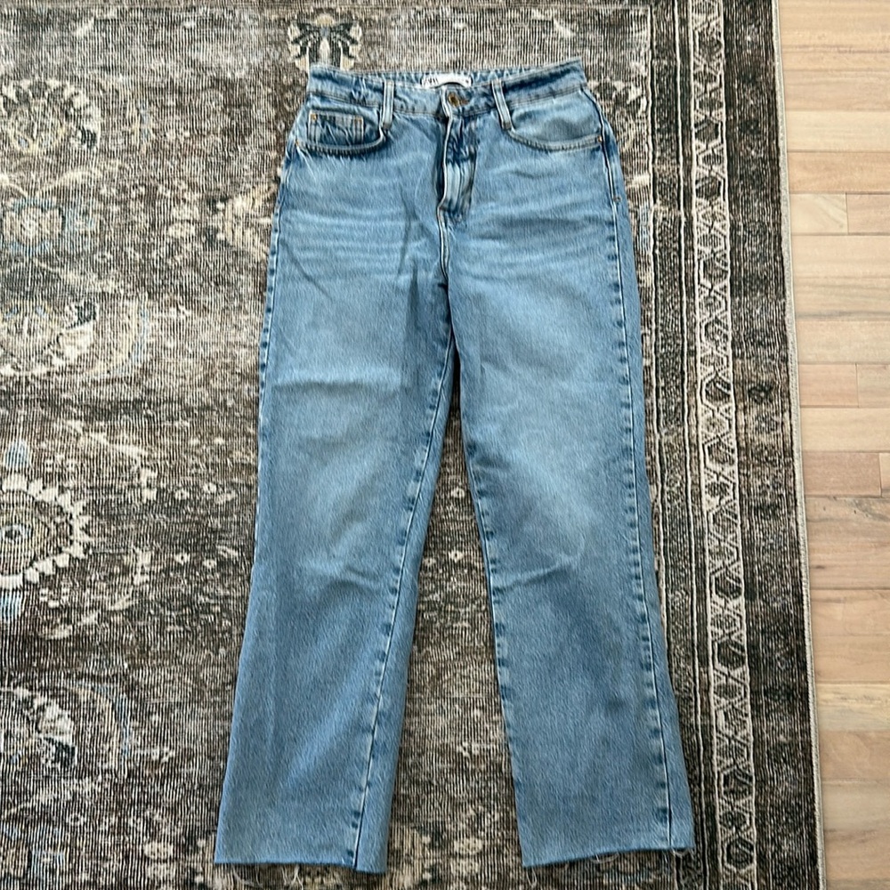 EUC Zara Straight Leg Raw Hem Jeans